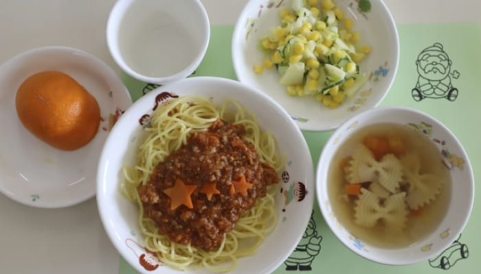 給食の写真